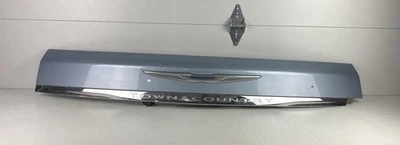 Chrysler Town and Country 2011-2016 puerta levadiza moldura con cámara 1SP16TRMA OEM Foto 1 de 4