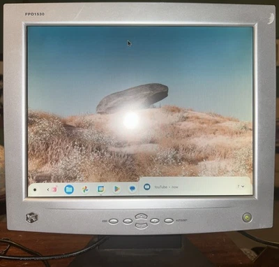 Gateway FPD1530 15" LCD Computer Monitor w/ VGA+Power Cables Tested & Working - Image 1 of 3