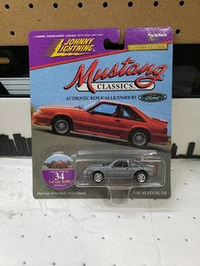 Johnny Lightning 1988 Ford Mustang 5.0 Mustang Classics Series - Picture 1 of 3