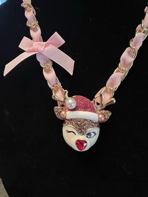 Collar Betsey Johnson Navidad Guiño Reno Jingle Bell Bling Rosa Nuevo con Etiquetas Foto 1 de 4