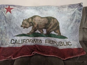 Jekeno California Republic Vlies Überwurfdecke 60x50 - Bild 1 von 4