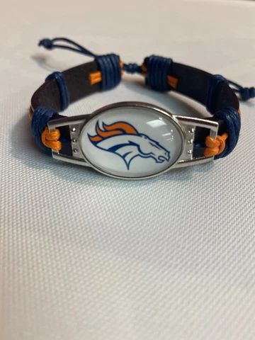 Denver Broncos NFL FOOTBALL TEAM Charm Bracelet Jewelry Nice Gift Cover