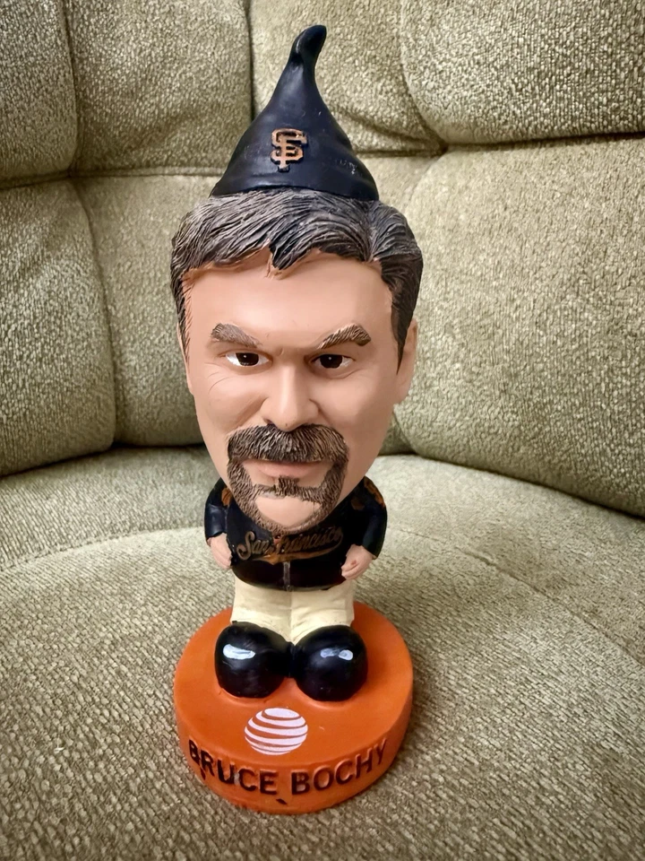 旧金山巨人队经理 Bruce Bochy Gnome (2016 场馆赠品) 非摇头公仔 无盒 — 第 1/4 张图片