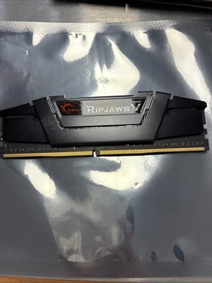 Not Working G.Skill Ripjaws V F4-3200C16S-16GVK  16 GB 1 X16 GB DDR4 3200 MHz - Image 1 of 4