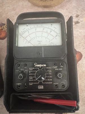 Vintage Simpson 260 Series 6 Volt-Ohm-Milliammeter VOM Multimeter Case And Leads - Image 1 of 4