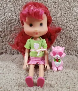 2006 Playmate Toys Strawberry Shortcake - Sweet Ride Along Doll & Pet - Picture 1 of 12