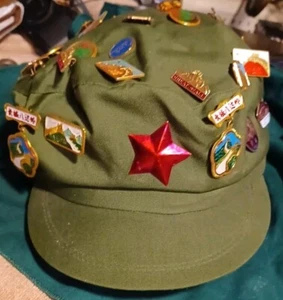 Gorra Verde Chino Comunista Militar Estrella Roja Ejército con Apro. 38 pines - Imagen 1 de 9