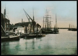 The Quay Poole Dorset Postcard - Picture 1 of 2