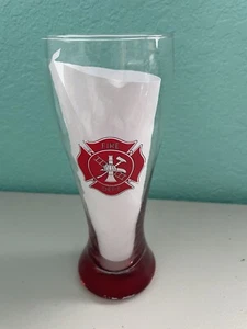 FEUERWEHR BIERGLAS PILS ROTES FEUERWEHRBAND/MALTESERKREUZ 14oz - Bild 1 von 8