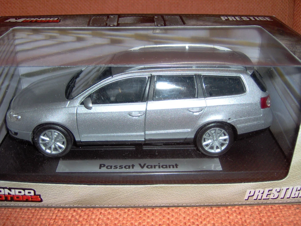 Volkswagen Passat Variant Mondo Motors 1:24 - Immagine 1 di 1
