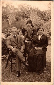 Vintage Postcard WW1 Welsh Troops Picture Post-Card D. Lloyd George And Family