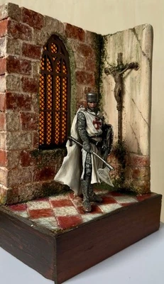 TEMPLARE  cavaliere crociato figurini resina   1/18 diorama modellino - Immagine 1 di 4