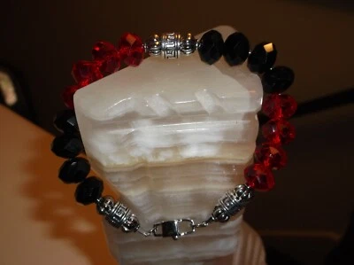 PULSERA HOMBRE HECHA A MANO 9" 12 MM CRISTAL ROJO/NEGRO Y CUENTAS PLATA TIBETANA  Foto 1 de 4