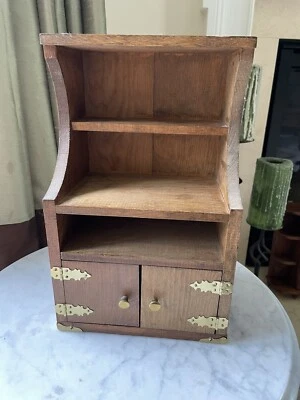 Mueble de servidor de cocina para casa de muñecas de juguete de madera hecho a mano de colección Foto 1 de 4