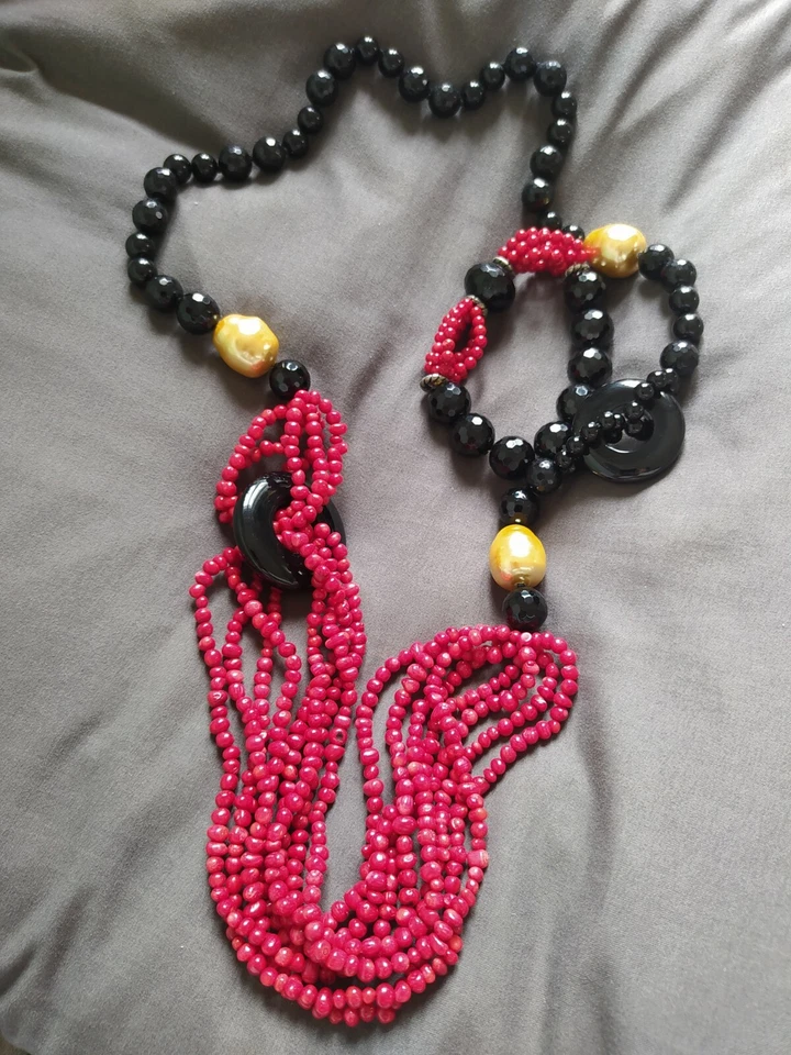 Collana regolabile fili di corallo rosso, dettagli onice e argento con bracciale - Immagine 1 di 4