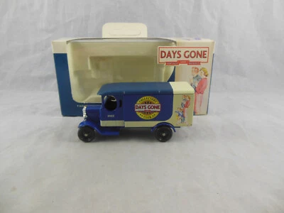 LLedo Days Gone DG043035 Morris Van 2002 Days Gone Collector Club Model  - Image 1 of 4