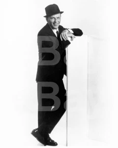 Frank Sinatra 10x8 Photo - Picture 1 of 1