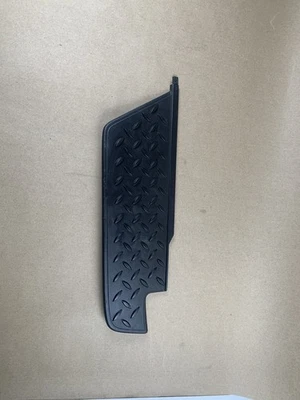 Almohadilla de parachoques trasero lateral del pasajero Chevy Colorado 2004-2012. ¡Bonita forma! Foto 1 de 4