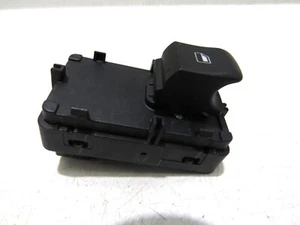 MG ZS 2022-23 NEARSIDE LEFT REAR DOOR WINDOW SWITCH 10470989 R8424 - Picture 1 of 9