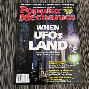 Popular Mechanics • May 2001 • When UFOs Land - Imagen 1 de 2