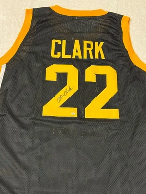 Caitlin Clark Iowa Hawkeyes Signed Basketball Jersey COA - Image 1 of 4