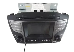 2014-2015 Hyundai Tucson AM-FM-CD Player Radio Receiver ID 961702S910 – OEM - Picture 1 of 3