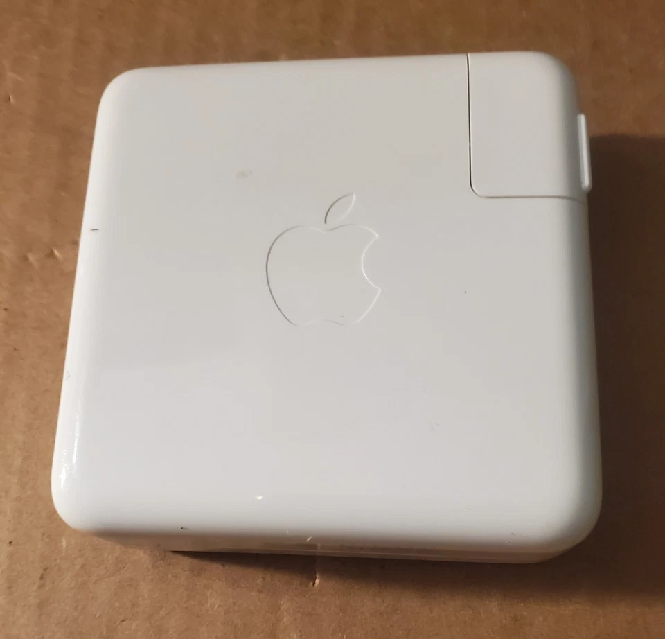 Apple Airport Express A1719 2nd Generation 87W - Image 1 of 4