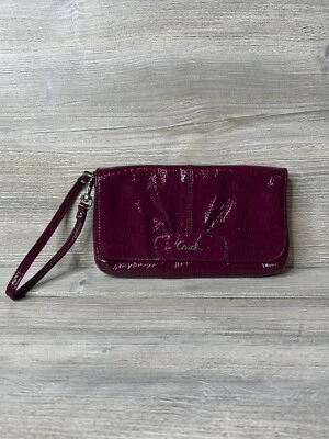 Coach Ashley большой клапан кошелек с ремешком застежки, фиолетовый лакированная кожа, 2-сторонний ремень - Изображение 1 из 3