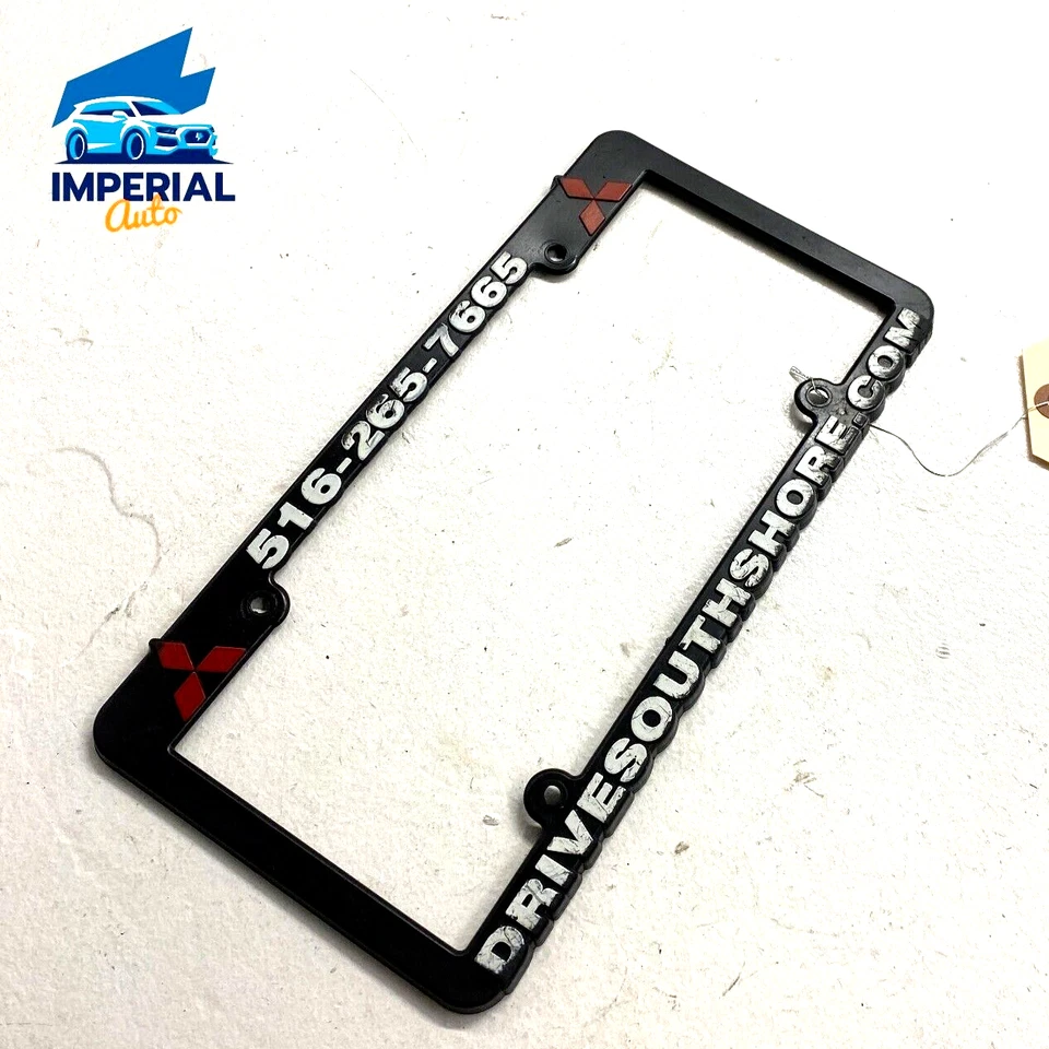 Marco de matrícula de plástico Mitsubishi Foto 1 de 4