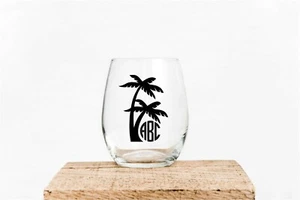 Calcomanía de vinilo con iniciales personalizadas monograma de palmera elige el tamaño y el color - Imagen 1 de 3