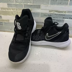 Nike Kyrie Flytrap 2 AO4436-001 White/Black Size 7.5 Euro 40.5 EUC - Picture 1 of 17