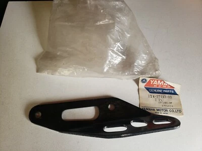 Yamaha XS750 1977 triple XS 750 escape lateral derecho silenciador soporte de montaje 1978 Foto 1 de 4