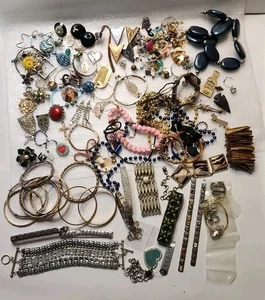 LOT 3. Costume Jewelry Lot 3 LBS Necklaces Earrings MISC Vintage. Mix Scrap Wear - Picture 1 of 12