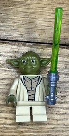 Lego Star Wars mini figure Yoda with light saber set 75017-1 mint
