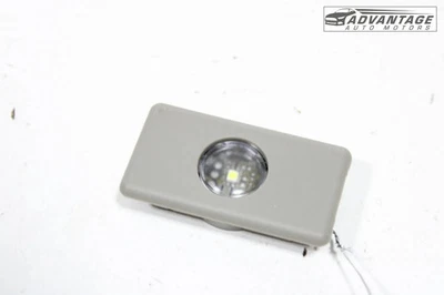 Cadillac XT4 2019-2025 panel de puerta interior delantero derecho lámpara de luz de cortesía OEM Foto 1 de 4