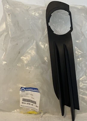 Mopar 2011-16 Chrysler Town Country RH стороне противотуманные фары крышка - #68100706AA - новый - Изображение 1 из 4