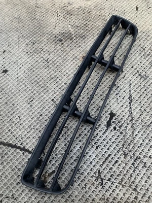 Rejilla sección media Volkswagen Bora Jetta 1J5853677B Foto 1 de 4