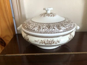 VINTAGE WEDGWOOD LIDDED TUREEN/SERVER CREAM / BROWN PATTERN - Picture 1 of 10