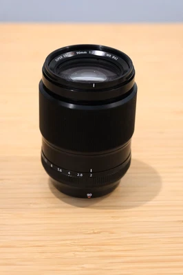 Lente de montaje Fujifilm FUJINON XF 90 mm f/2 R LM WR X + estuche blando Foto 1 de 4