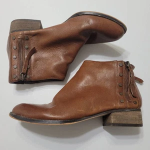Vince Camuto Damen Stiefeletten braun Leder Nieten spitz zulaufend Reißverschluss 7,5 M - Bild 1 von 12