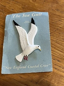 Vintage🎁Seagull Hand Painted Pin Celluloid Plastic Bird Brooch NEW OLD STOCK - Picture 1 of 5
