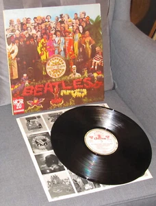 Beatles LP Sgt. Pepper's Lonely SHZE 401 w/r/g-Odeon-Label 2-mal HÖRZU - Bild 1 von 4