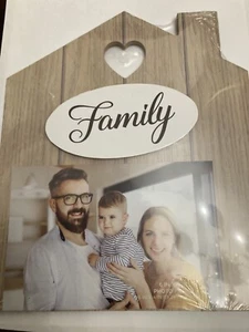 Marco de fotos de madera 6x4 *NUEVO* corazón de familia - Imagen 1 de 3