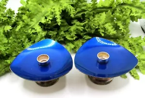 PORTACANDELE FIRMATO SCANDINAVO METÀ SECOLO SMALTO BLU E METALLO ARGENTO - Foto 1 di 5
