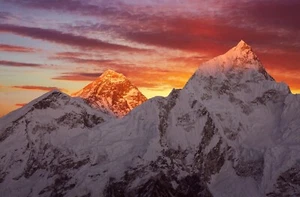 Home Wall Art Print - Vintage Adventure Poster - MOUNT EVEREST - A4,A3,A2,A1,A0 - Picture 1 of 1