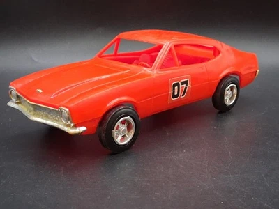 Ford Maverick 1/24 de plástico vintage 1980 General Lee Dukes Of Hazzard Knock-Off Foto 1 de 4