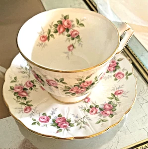 Aynsley England Grotto Rose 185 Teetasse & Untertasse Set Rosa Rosen Goldrand - Bild 1 von 4