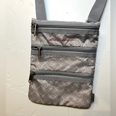 Bandolera Eddie Bauer Triple Cremallera para Viaje Foto 1 de 3