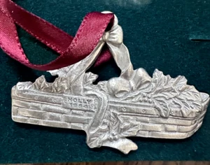 Longaberger Pewter Holly Basket Ornament Tie On 1984 Vintage -NO COA - Picture 1 of 3