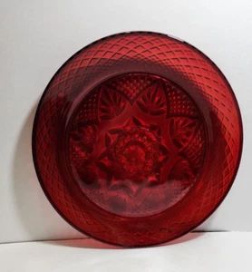 10" Dinner Plate Ruby Red CRISTAL D'ARQUES-DURAND Cross Hatch France Luminarc - Picture 1 of 3